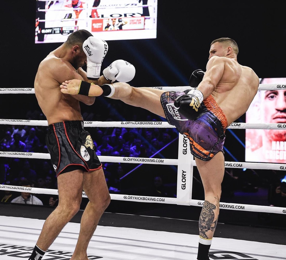 Professional kickboxing action